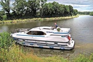 Countess, Le Boat LagganScotland Lochs & Canals