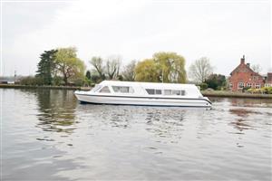 Swan Romance, Richardson’s CruisersHickling & Stalham